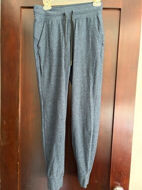 lululemon athletica Heather Charcoal Gray Leggings-Style Joggers